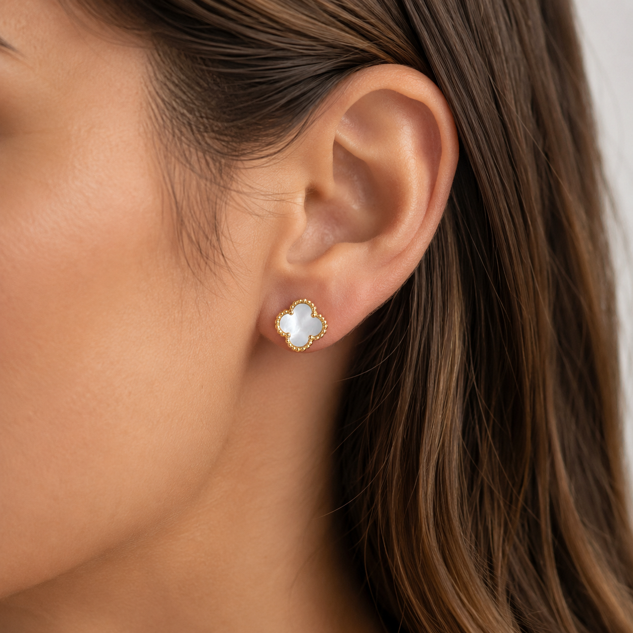 925 Silver 14ct Gold-Plated Mother of Pearl Clover Stud Earrings