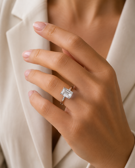 18ct 18ct White Gold 4.00ctw Emerald-Cut Lab-Grown Diamond Ring – IGI Certified